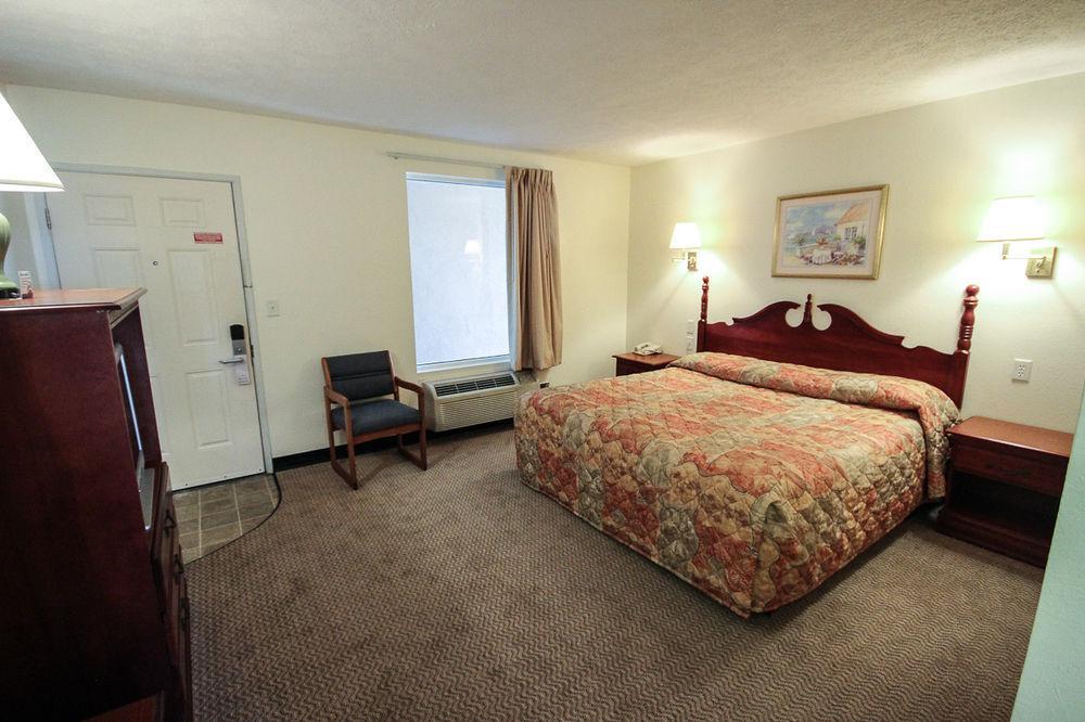 Holiday Terrace Beachfront Hotel, A By The Sea Resort Panama City Beach Exterior photo