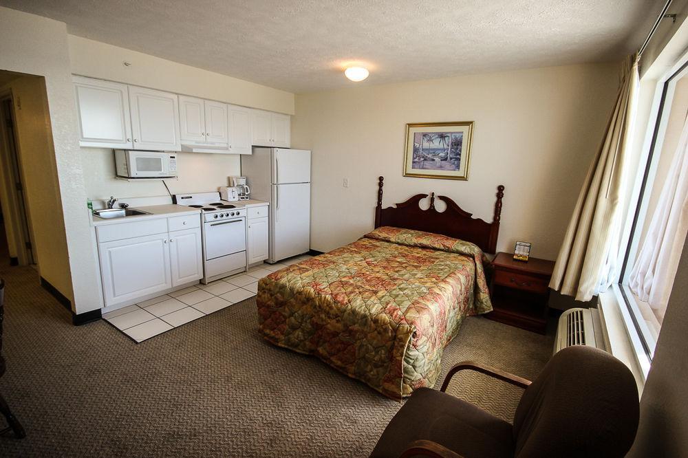 Holiday Terrace Beachfront Hotel, A By The Sea Resort Panama City Beach Exterior photo
